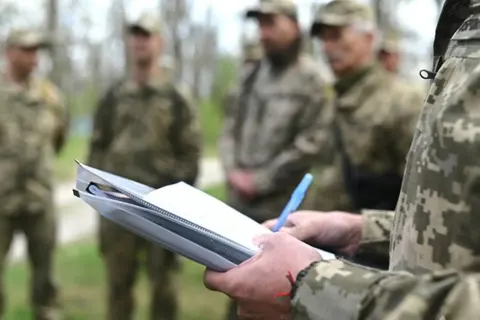 Дослідження: справи про напади на працівників ТЦК доходять до вироків частіше, ніж скарги на їхні ді