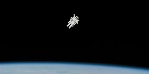 Закон Ньютона перевірили на відстані сотень мільйонів світлових років