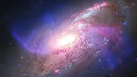 Телескопи NASA показали галактику з аномальними рукавами