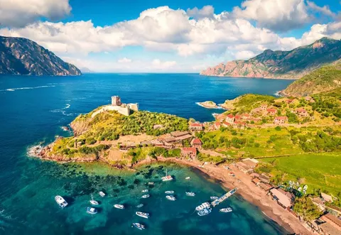 Морські хвилі спеки в Європі: що відбувається з водою та чому це важливо знати