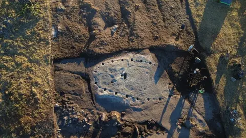 В Іспанії досліджують петрогліф із планом доісторичної хатини