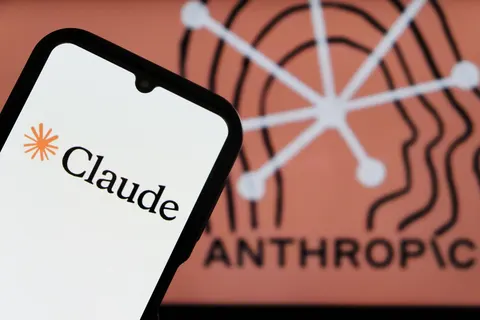 Anthropic зафіксувала спроби зловмисників використати ШІ для атак і досліджень зброї