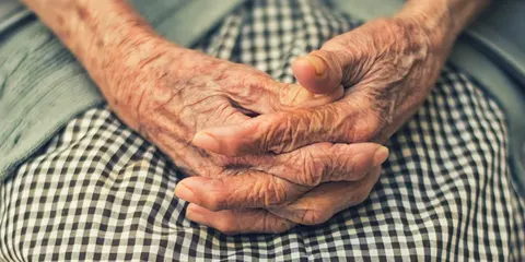 Вчені з'ясували, як «клітини-зомбі» викликають хронічне запалення